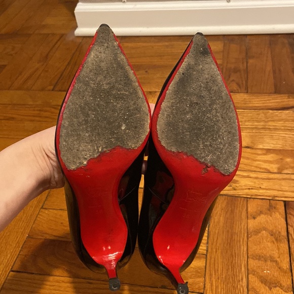 Louboutin pointy toe pump size 8/ 38 - Picture 8 of 12